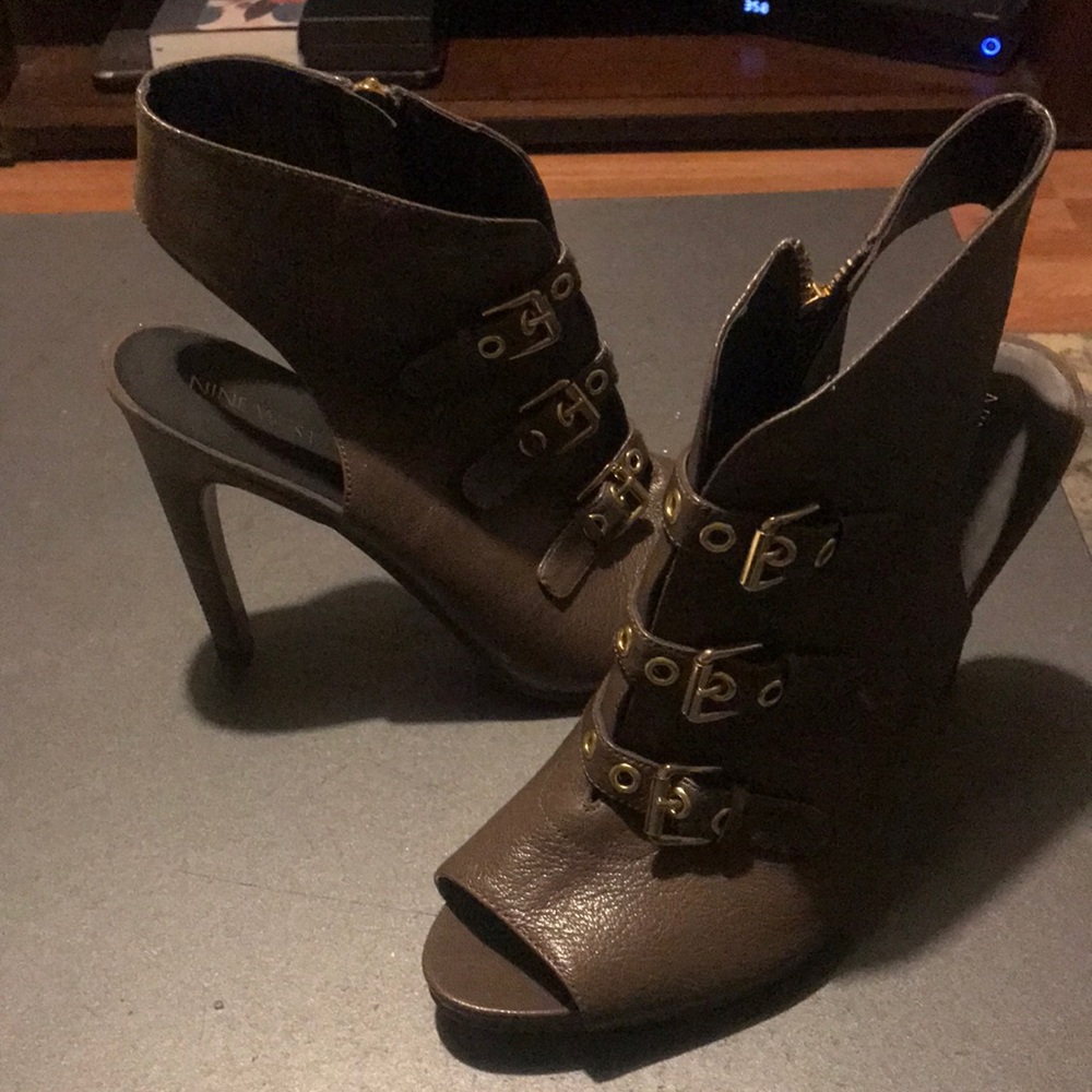 Peep toe Sandal
